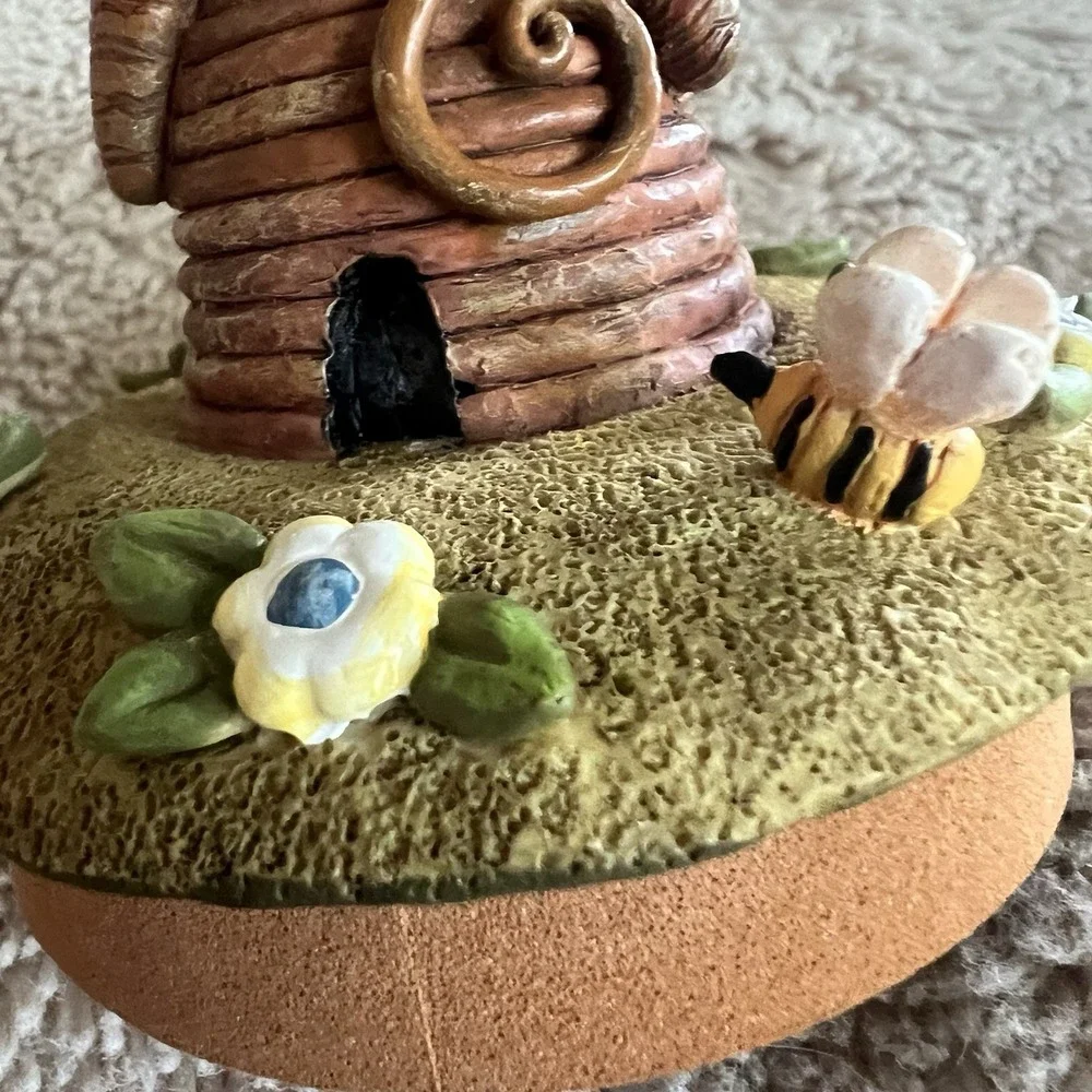 Lang‎ Candles LTD Curious Cat Topper #80190401 Kitty Top Of Beehive Bees Flowers
